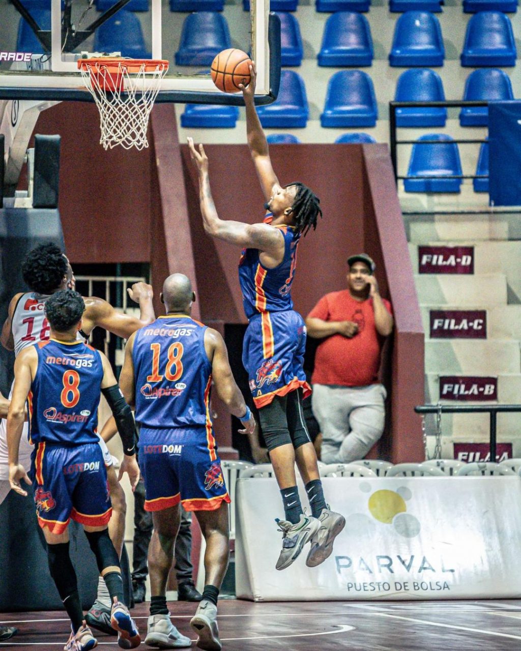 YOMAR THOMAS, REALES 1