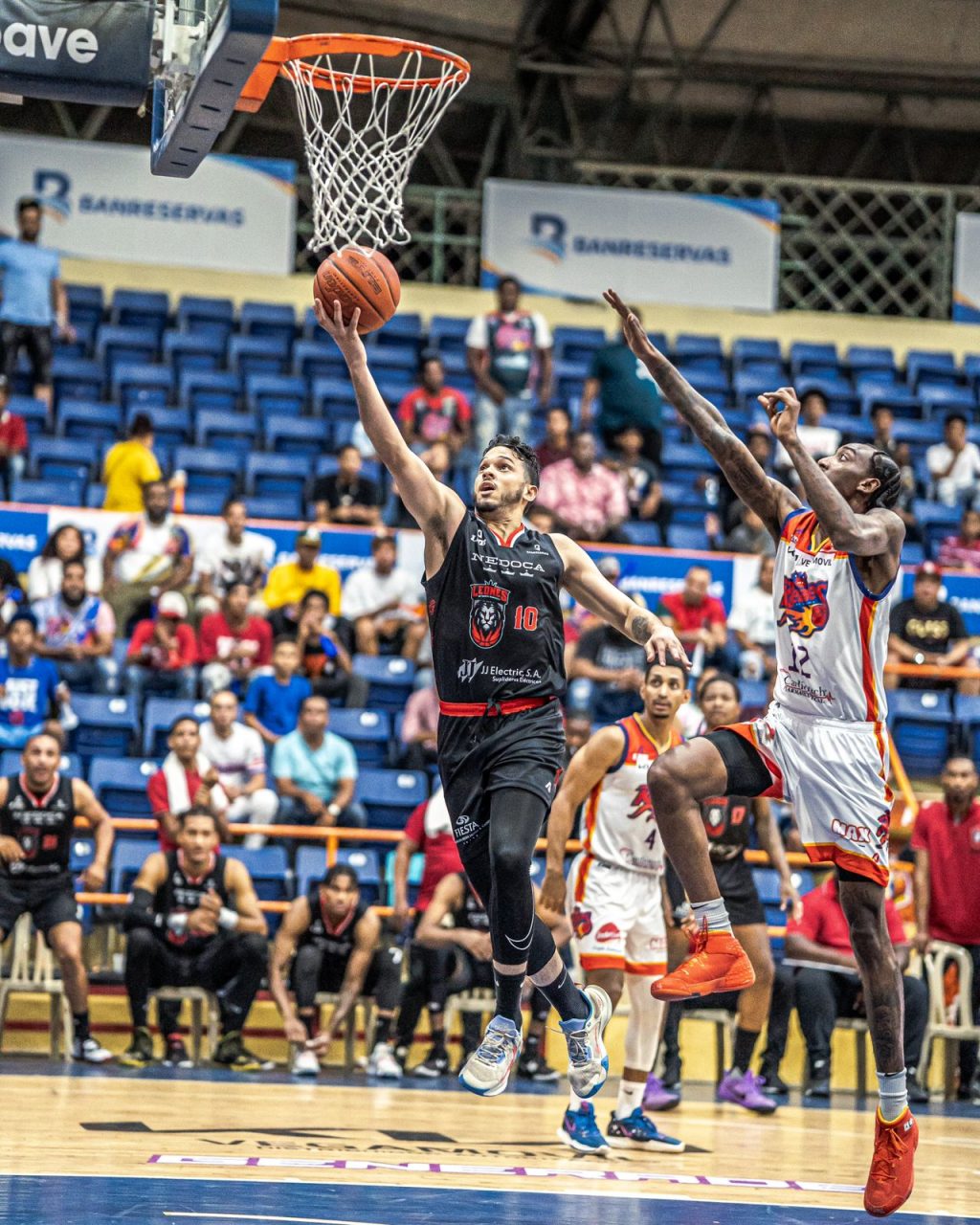 EDDY POLANCO, LEONES; BOND, REALES