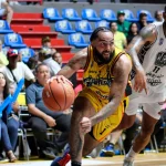 Zarzuela 23 puntos liderando Gaiteros sobre Cocodrilos