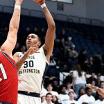 Castro doble-doble en triunfo de George Washington