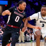 Carbuccia 11 puntos, 5 asistencias en descarte de Umass