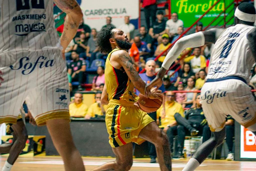 Jesse-Zarzuela-Gaiteros-vs-Marinos