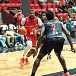 Ferreiras doble-doble en triunfo de Gigantes ante Reales