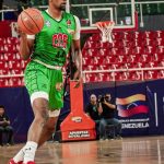 Montero doble-doble liderando Cocodrilos sobre Guaiqueríes