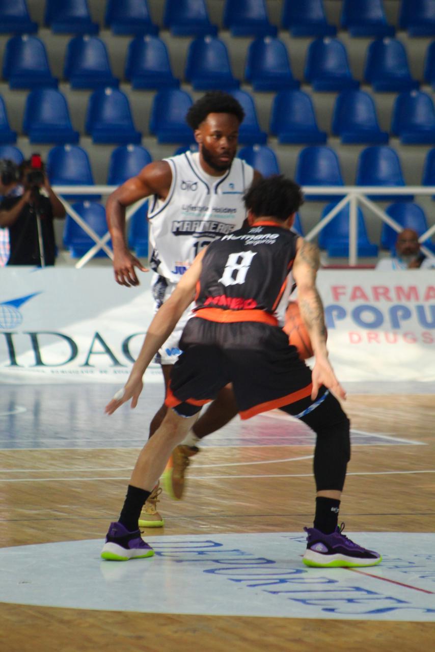Richard Bautista Nº 8 en gestión defensiva.