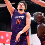 Brea 19 puntos (6 triples) en triunfo de Suns ante Bucks