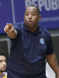 Melvyn López