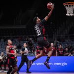Montero doble-doble en triunfo de Flamengo sobre Paisas